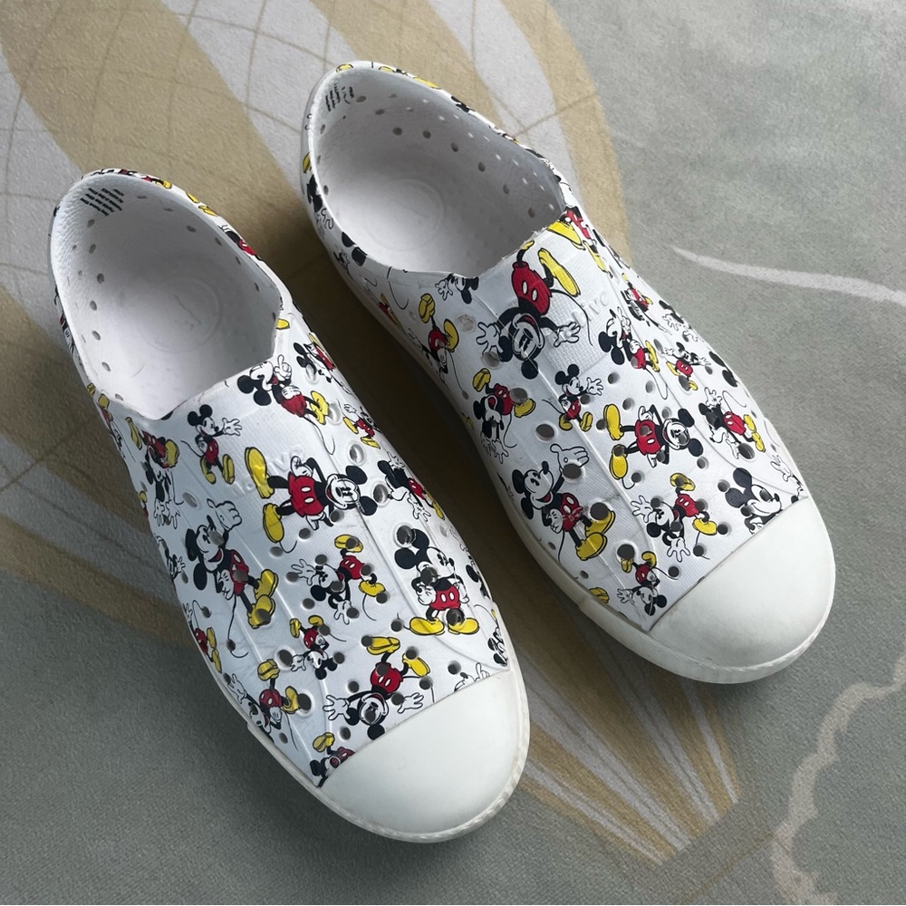 Native Jefferson X Disney Mickey Mouse Shoes Size J2